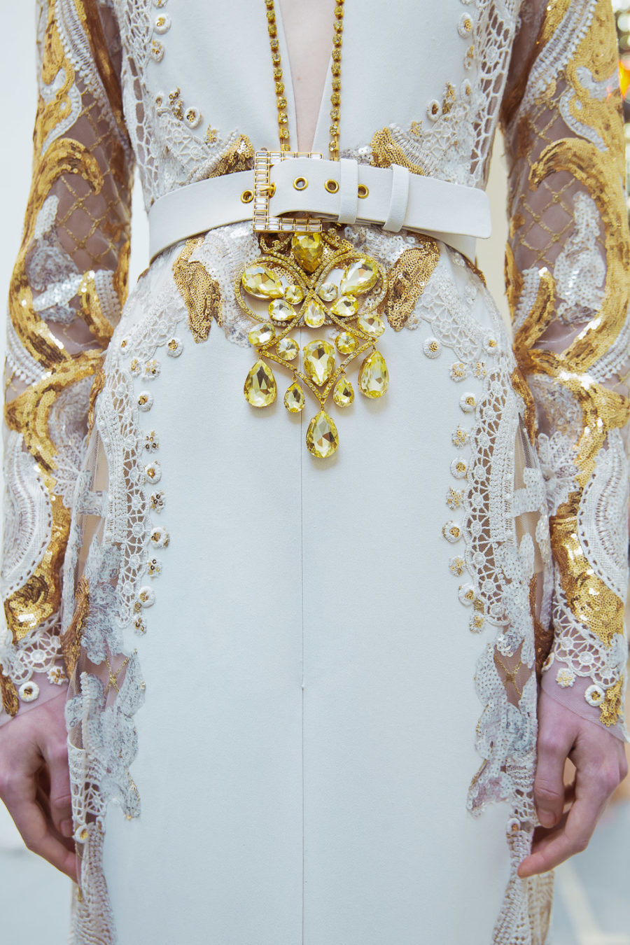 SPREAD THE WORD: AN HAUTE COUTURE DIARY SS20 | VOGUE GREECE | FILEP MOTWARY